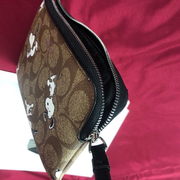 Coach X Peanuts Corner Zip Wristlet Wallet With Snoopy & Woodstock - Picture 8 of 9